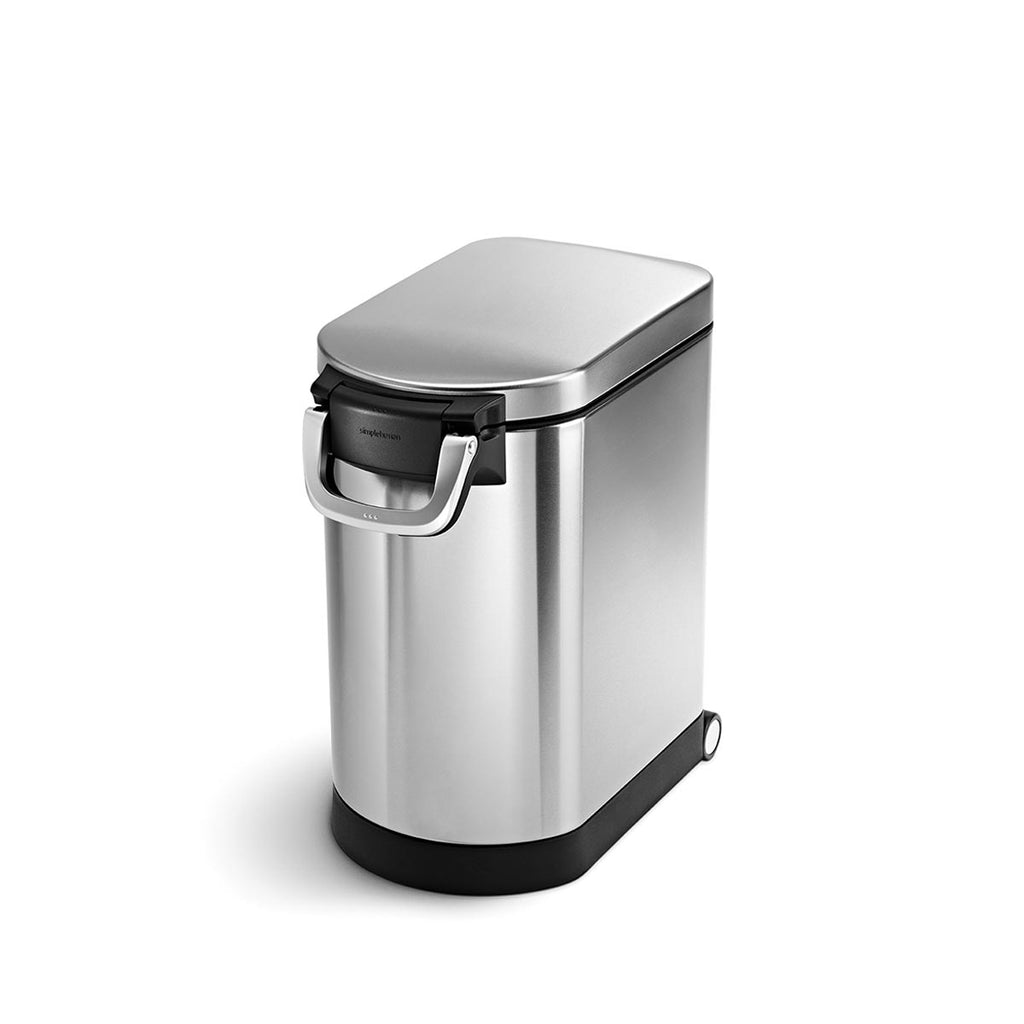medium pet food can