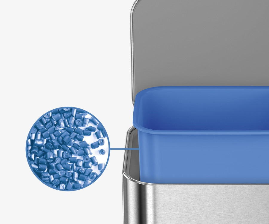 Simplehuman's Slim Step Can features a blue inner bucket made out of recycled plastics for easy and convenient taking out of trash. 