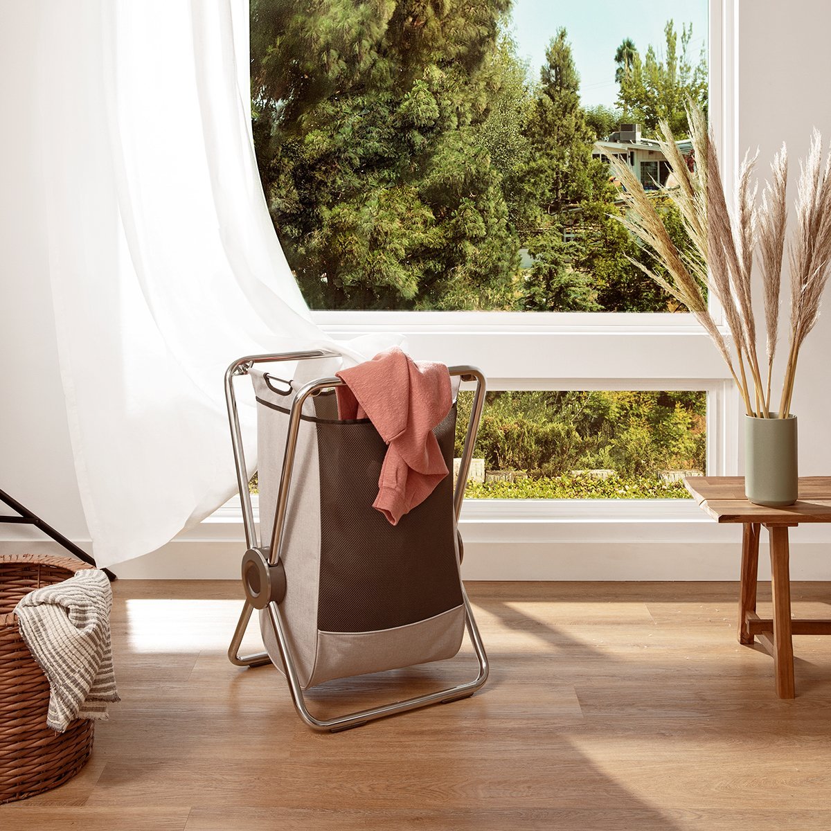 single x-frame hamper with personalization