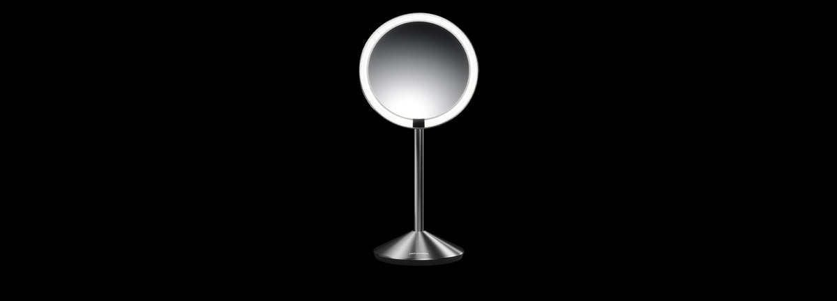 Sensor Mirror Fold on display.