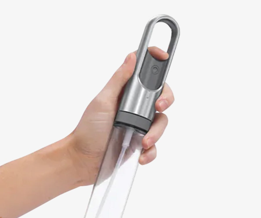 Smooth and precise, our ergonomically designed pump effortlessly dispenses a continuous fine mist to blanket dirty surfaces for fast, thorough cleaning. The 6 oz. pump reservoir provides over 175 pumps.